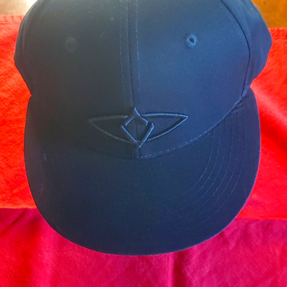 Black baseball cap